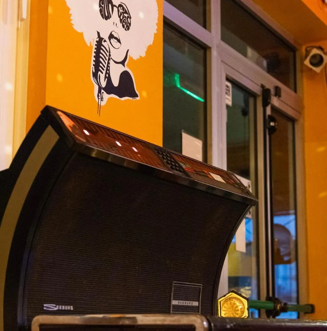 Sunflower Beach Backpacker Hostel & Bar Rimini