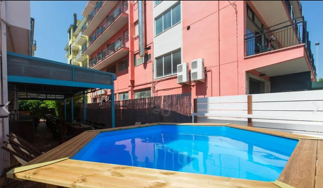 Sunflower Beach Backpacker Hostel & Bar Rimini