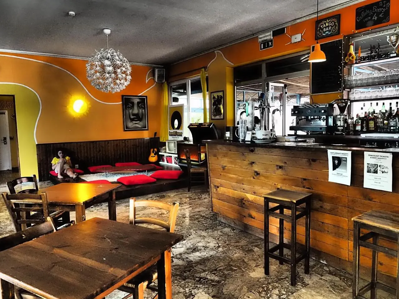 Sunflower Beach Backpacker Hostel & Bar Rimini Italie