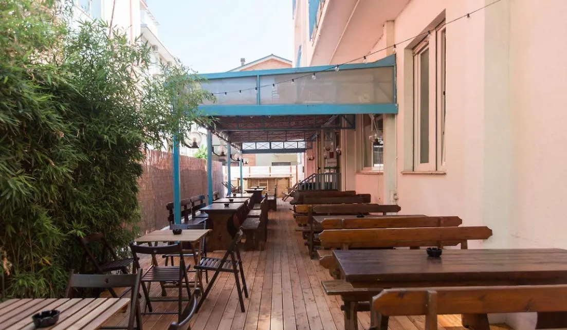 Sunflower Beach Backpacker Hostel & Bar Rimini