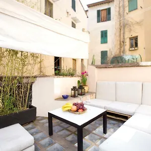 loft-silent-terrace-8-minutes-duomo.it-tuscanyhotel.com/